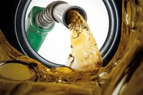 benzine zam kapida 15042025 arac sahipleri depolari doldurun