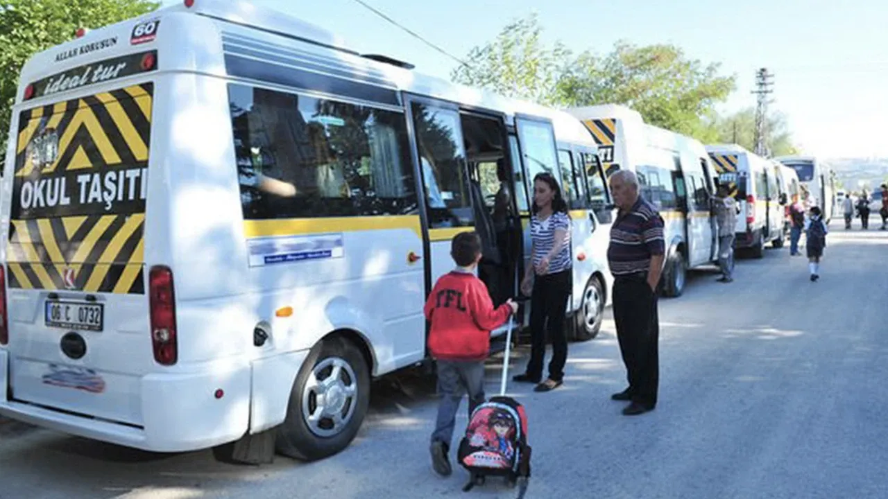 Servis Fiyatları Kabusu Geri Döndü: Veliler İsyan Bayrağını Açtı!
