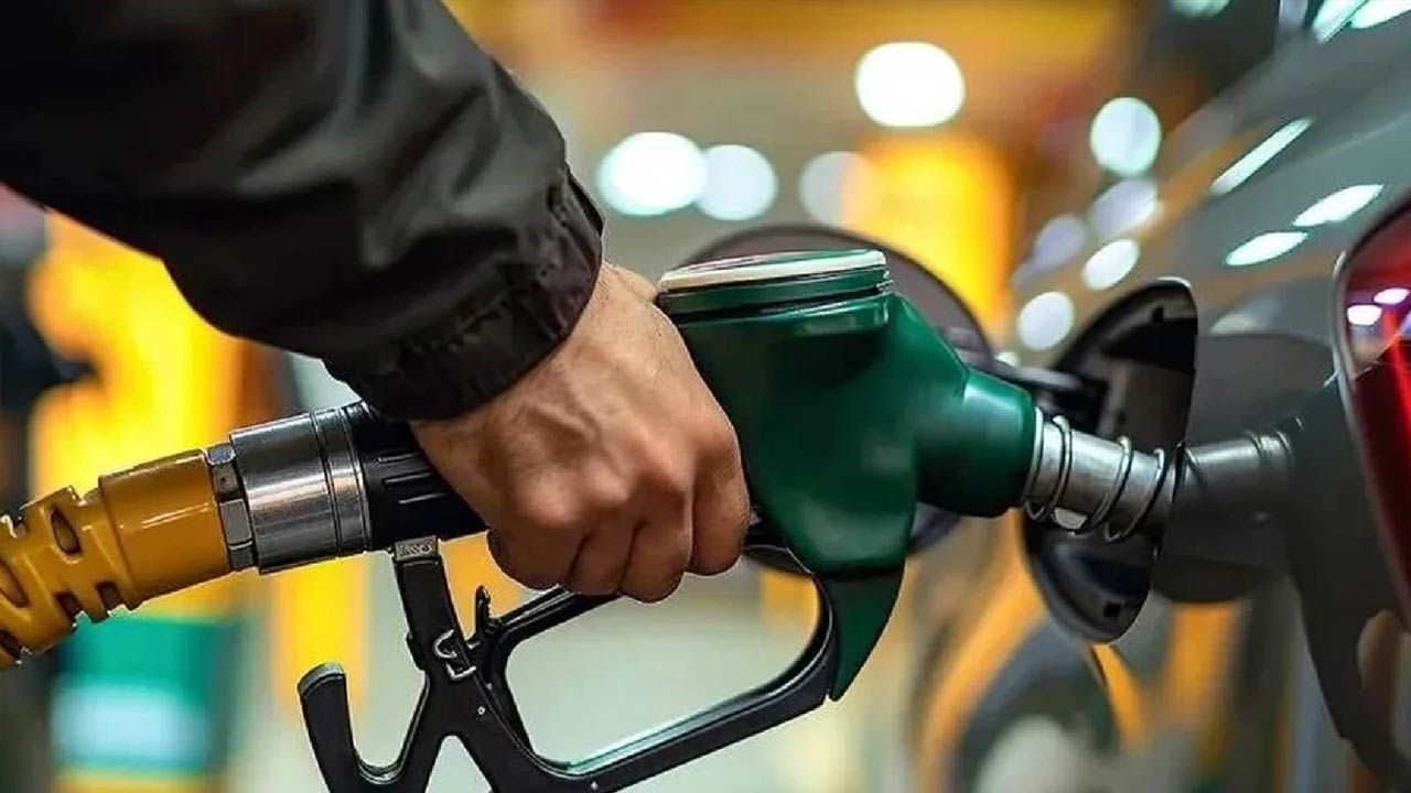 Benzin fiyatlarına indirim geliyor! 1 TL düşüyor