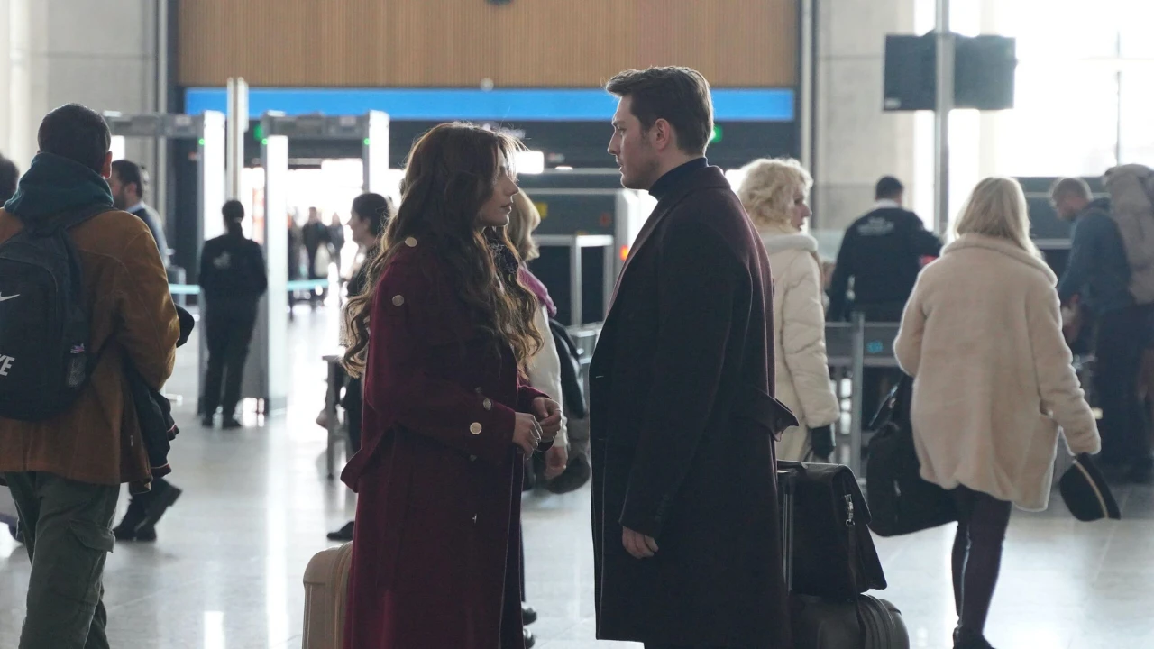 Aynı Yağmur Altında Dizisinin Tanıtım Afişi Yayınlandı