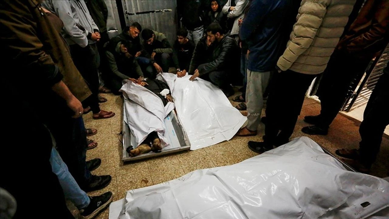 Katil İsrail Ateşkese Rağmen Gazze Şeridi’nin Güneyinde Bir Filistinliyi Şehit Etti