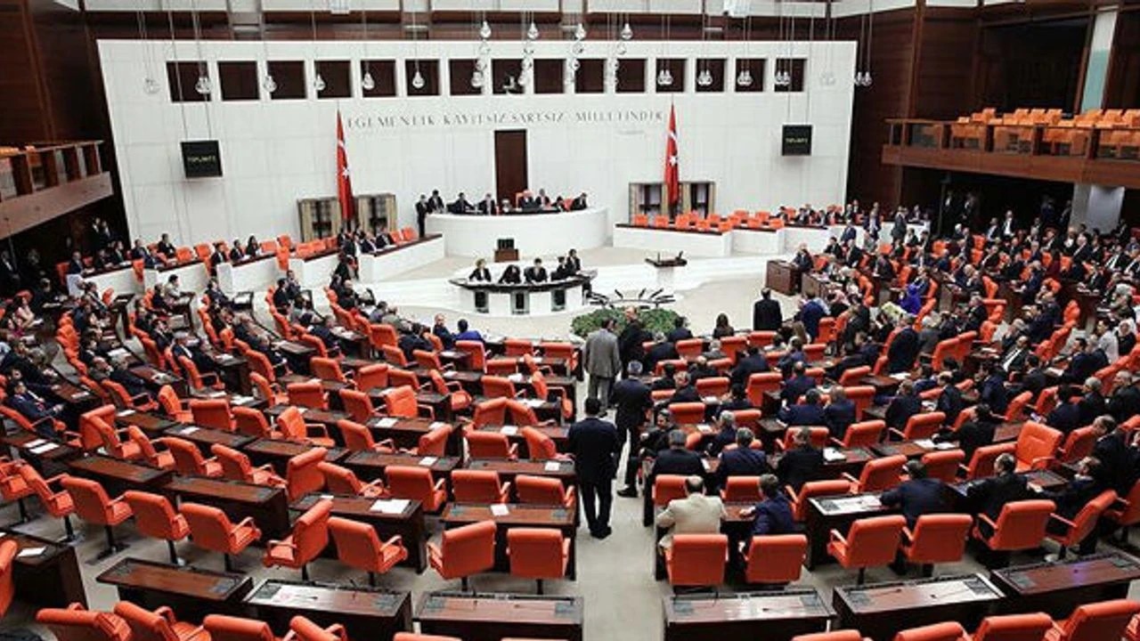 Doğum İzin Süreleri Artıyor: Analık İzni 16 Haftaya Çıkıyor