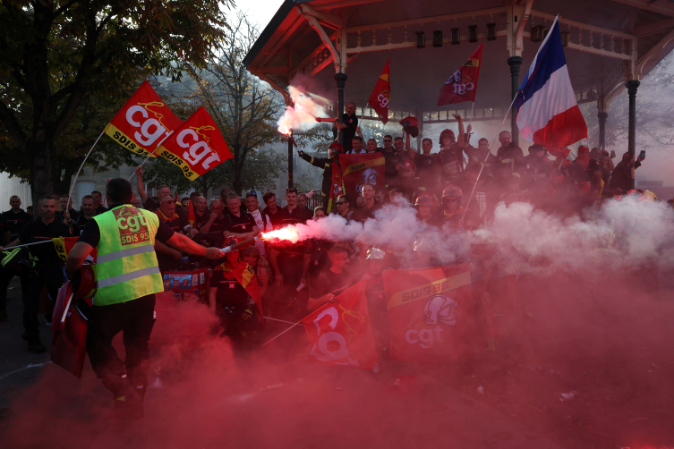 2026-09-29t154605z_393698532_rc23tna39ufr_rtrmadp_3_france-protest Fransa'da öğrenci protestoları şiddetlendi: 400'den fazla gözaltı