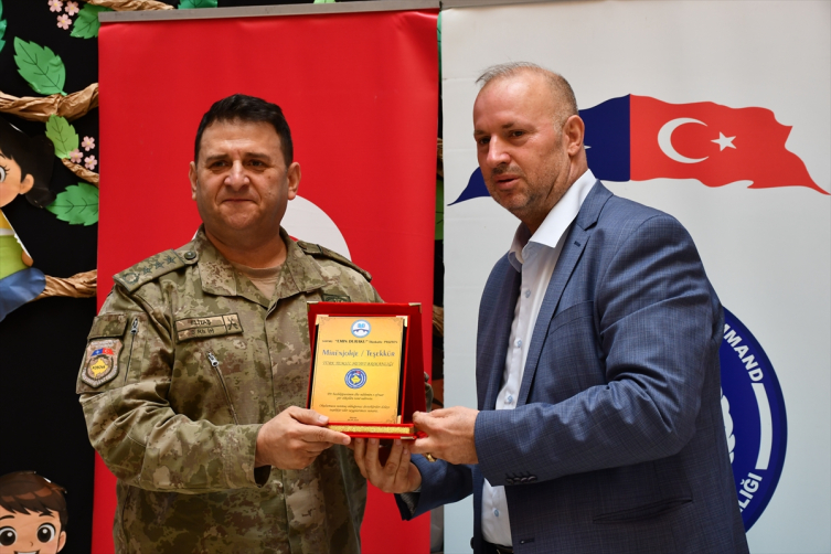 Türk askeri, Kosovalı çocuklar için oyun parkı kurdu