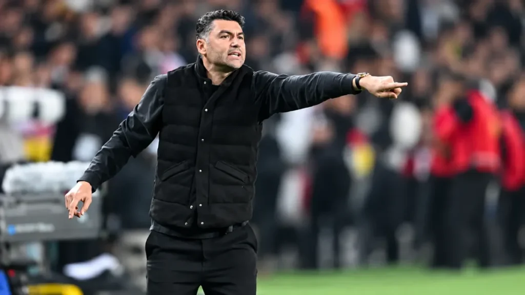 Eski Trabzonsporlu Burak Yılmaz imzayı attı! Süper Lig ekibinin başına geçti