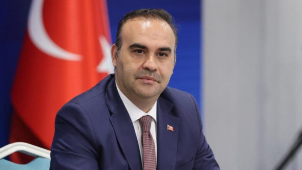 Bakan Kacır: Kamu yatırımlarının en az yüzde 2’si yapay zekaya ayrılacak