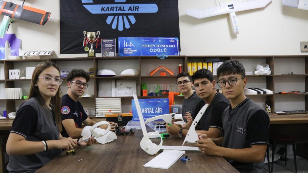 Kayserili öğrencilerden ABD’de “İHA” zaferi