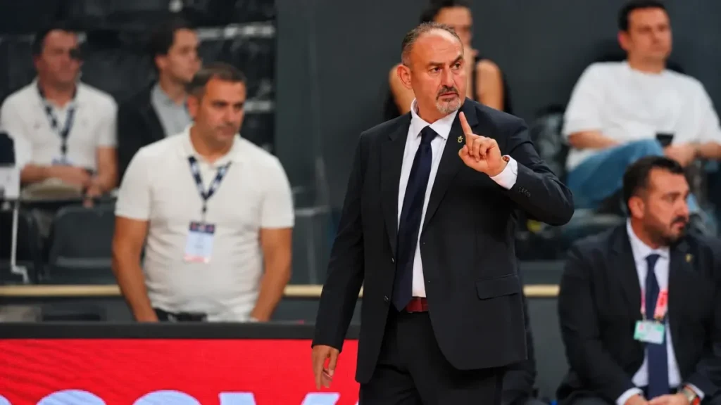 Selçuk Ernak galibiyet sonrası konuştu! “Her hafta daha iyi olacağız” Selçuk Ernak galibiyet sonrası konuştu! “Her hafta daha iyi olacağız”