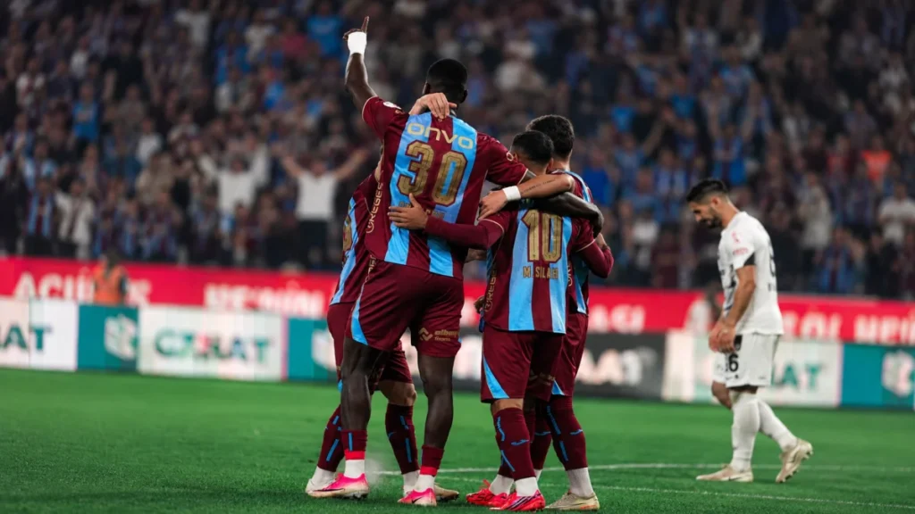 Süper Lig’de zirve Trabzonspor’un! Sezonun en yükseği