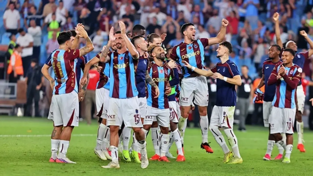 trabzonspor-6-haftada-hucumuyla-dikkat-cekti-rakamlar-ortaya-cikti-106ab419d5b9e21-2 Trabzonspor’da yaş dengesi! Tecrübe orta sahada, gençlik kalede