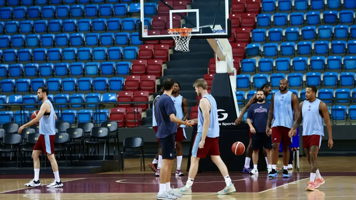 trabzonspor-da-selcuk-ernak-hedefi-acikladi-bu-gruptan-cikmamiz-lazim-1