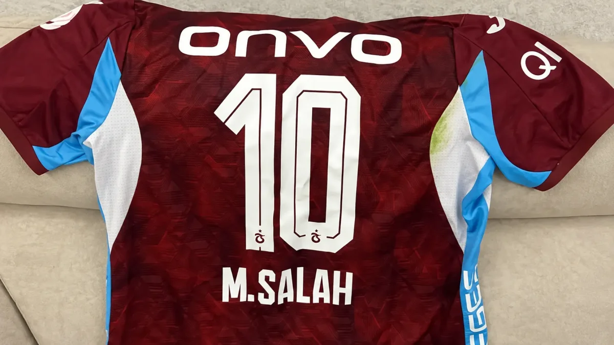 trabzonspor-formasi-mostafa-mohamede-gitti-salahtan-jest-1