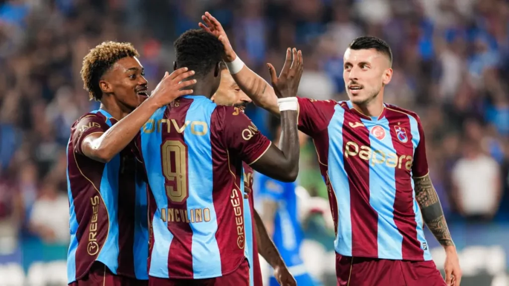 Trabzonspor’da 5-0 sonrası dikkat çeken değerlendirme: “Mazereti olamaz” Trabzonspor’da 5-0 sonrası dikkat çeken değerlendirme: “Mazereti olamaz”