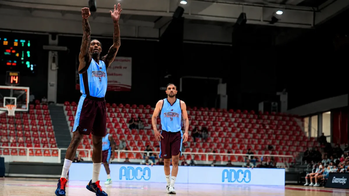 trabzonsporun-ege-cupta-yuzu-yine-gulmedi-ikinci-maglubiyet-106aa550b913fc1-1 Trabzonspor’un Ege Cup’ta yüzü yine gülmedi! İkinci mağlubiyet
