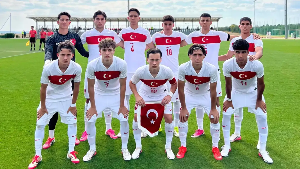 trabzonsporun-iki-genc-yildizina-milli-davet-hirvatistana-gidiyorlar-106aa7c7453e60b-1 Trabzonspor’un iki genç yıldızına milli davet! Hırvatistan’a gidiyorlar