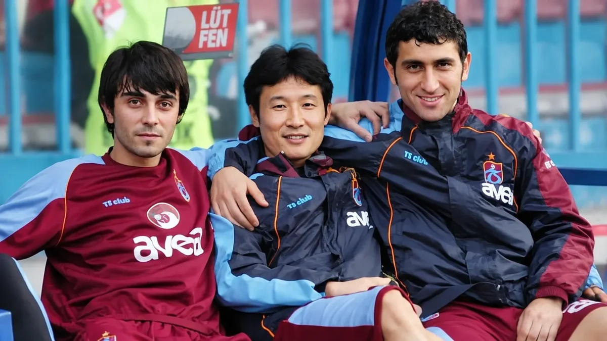yillar-once-trabzonspor-tribunundeydi-simdi-milli-formayla-sahnede-1