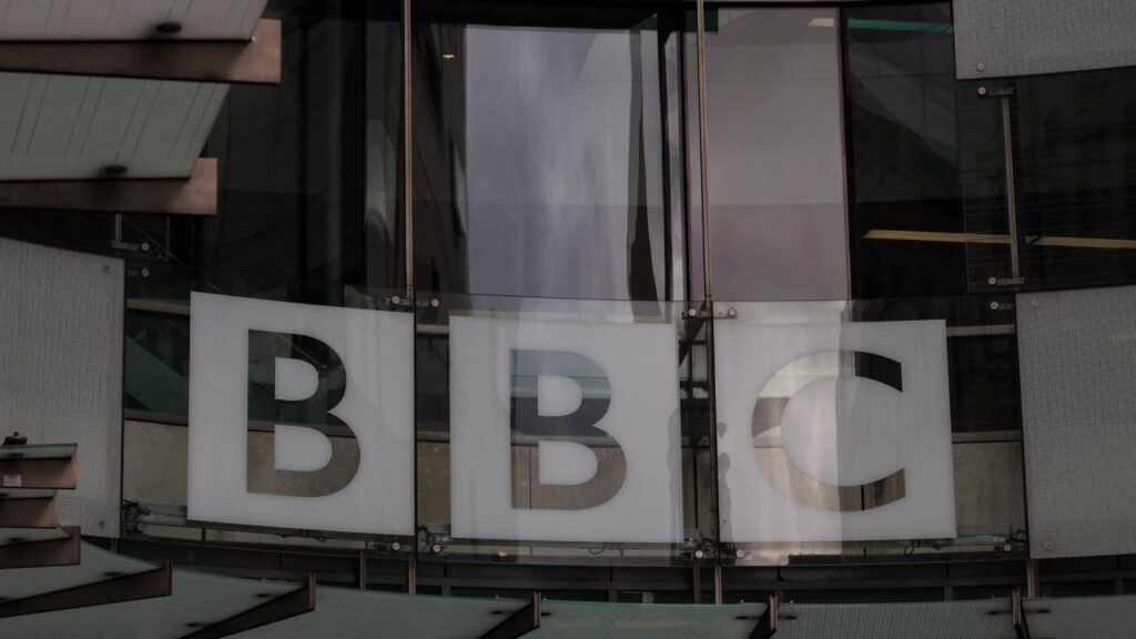 BBC, 10 milyar dolarlık dava için Trump’ı ifade vermeye zorlaması için yargıca başvurdu