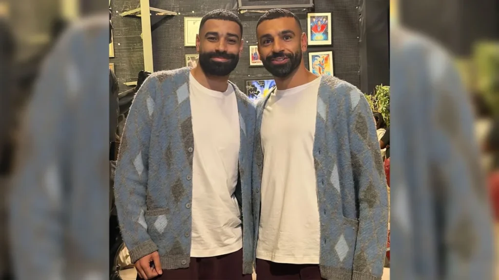 Mohamed Salah’ın Mısır’da benzeriyle verdiği poz sosyal medyayı salladı