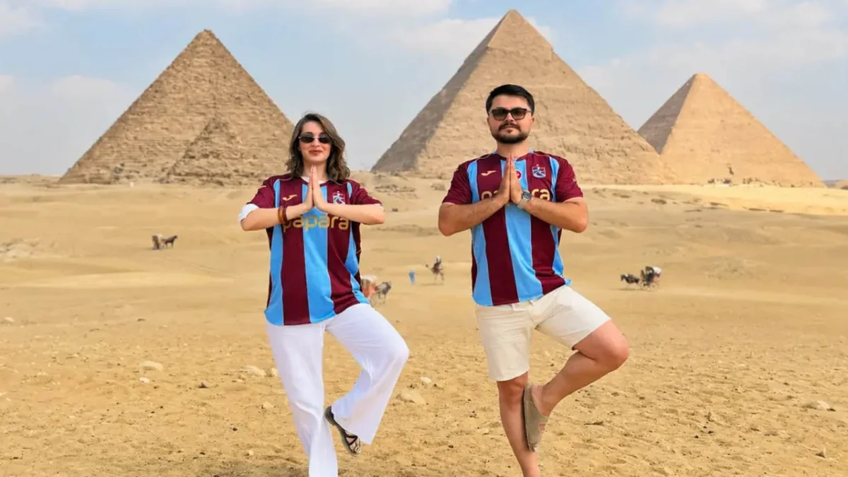 salah-aski-sinir-tanimiyor-misir-pramitleri-onunde-horon-4