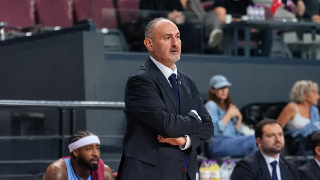 Selçuk Ernak mağlubiyetin nedenini açıkladı! "İkinci yarı reaksiyon veremedik"