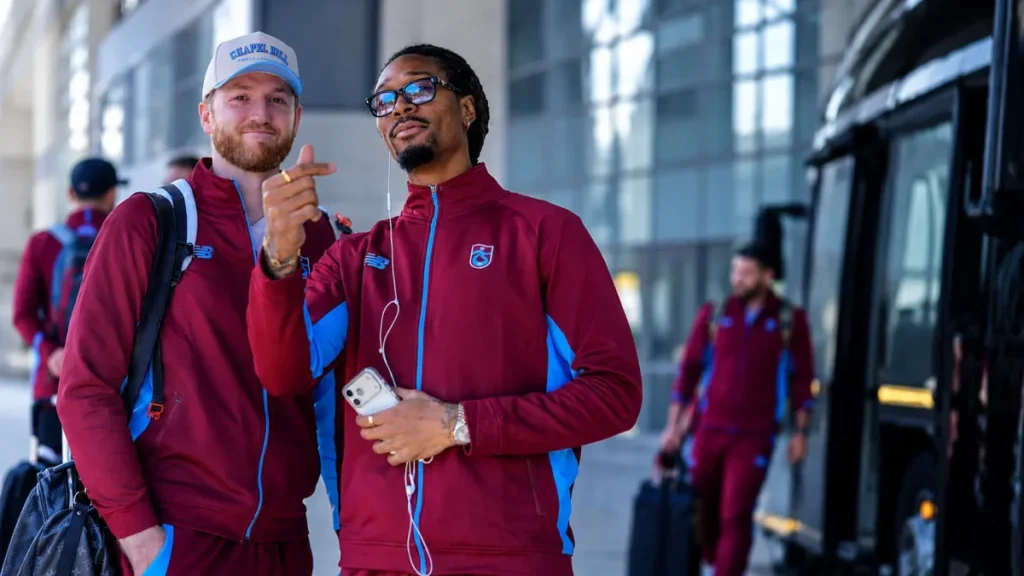 Trabzonspor Beşiktaş maçı için İstanbul’a geldi! Trabzonspor Beşiktaş maçı için İstanbul’a geldi!