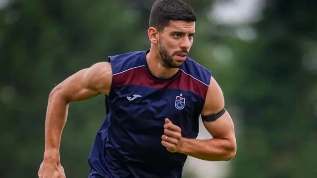 Trabzonspor’da Cenk Özkacar’dan forma mesajı! “Bizim için bir fırsat” Trabzonspor'da Cenk Özkacar'dan forma mesajı! "Bizim için bir fırsat"
