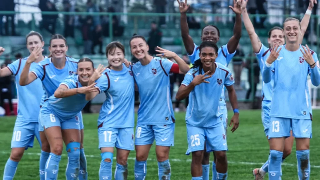 Trabzonspor Kadın Futbol Takımı Amedspor’u 4-0 mağlup etti Trabzonspor Kadın Futbol Takımı Amedspor’u 4-0 mağlup etti
