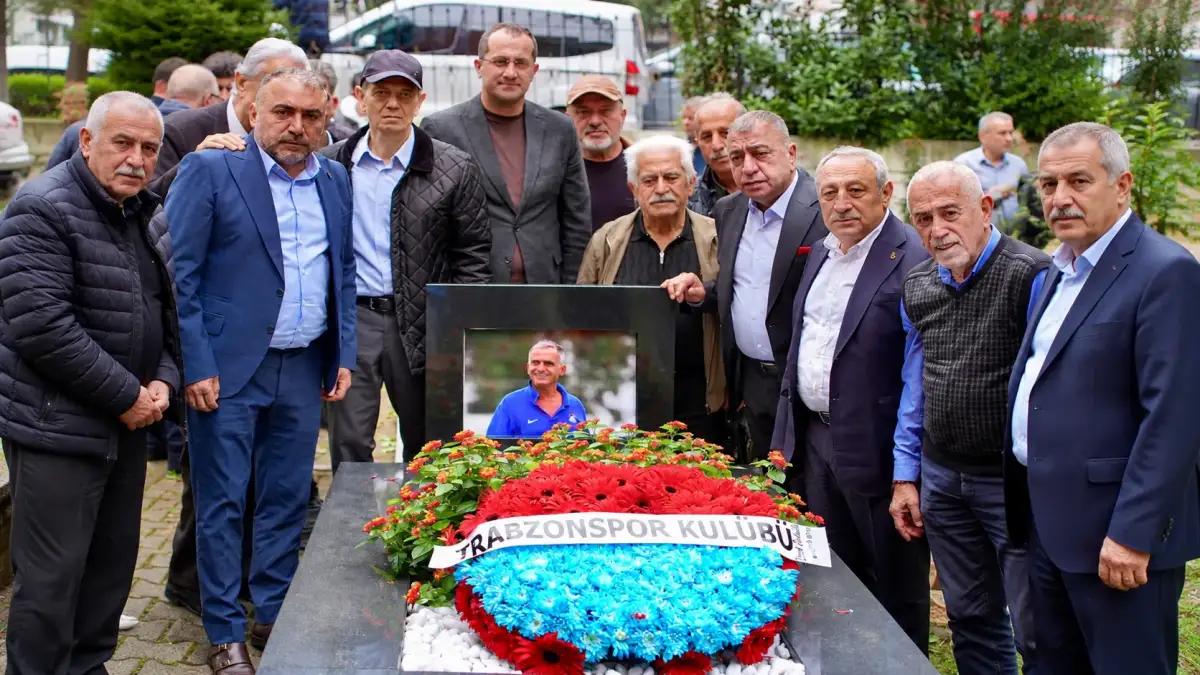 Trabzonspor'un efsane futbolcusu Kadir Özcan kabri başında anıldı
