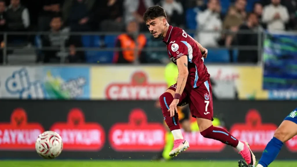 Trabzonspor'un yıldızı tarih yazdı! Ülkesinde geniş yankı uyandırdı!