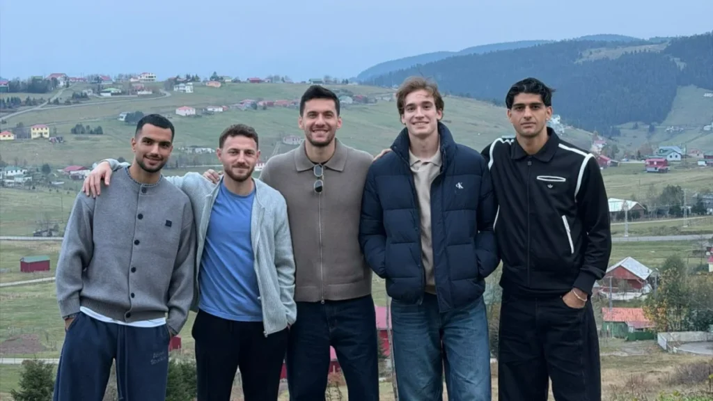 Trabzonsporlu futbolcuların izin tercihi dikkat çekti! Yaylada buluştular Trabzonsporlu futbolcuların izin tercihi dikkat çekti! Yaylada buluştular